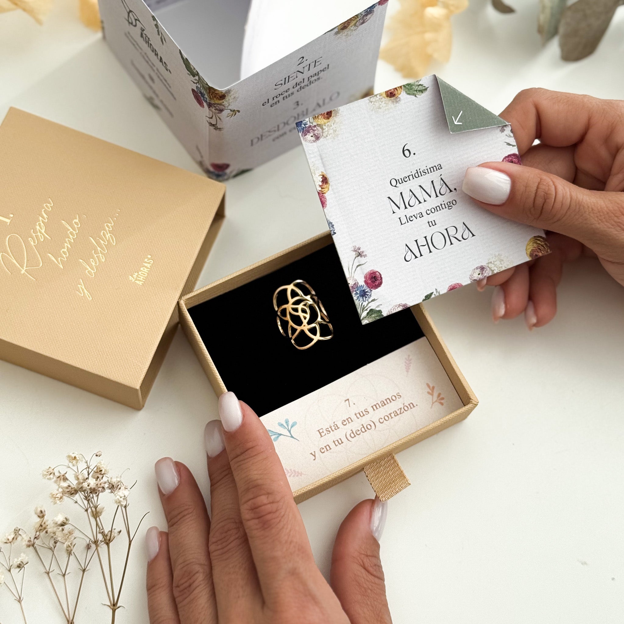 Anillo La Flor de Mamá - LOS AHORAS