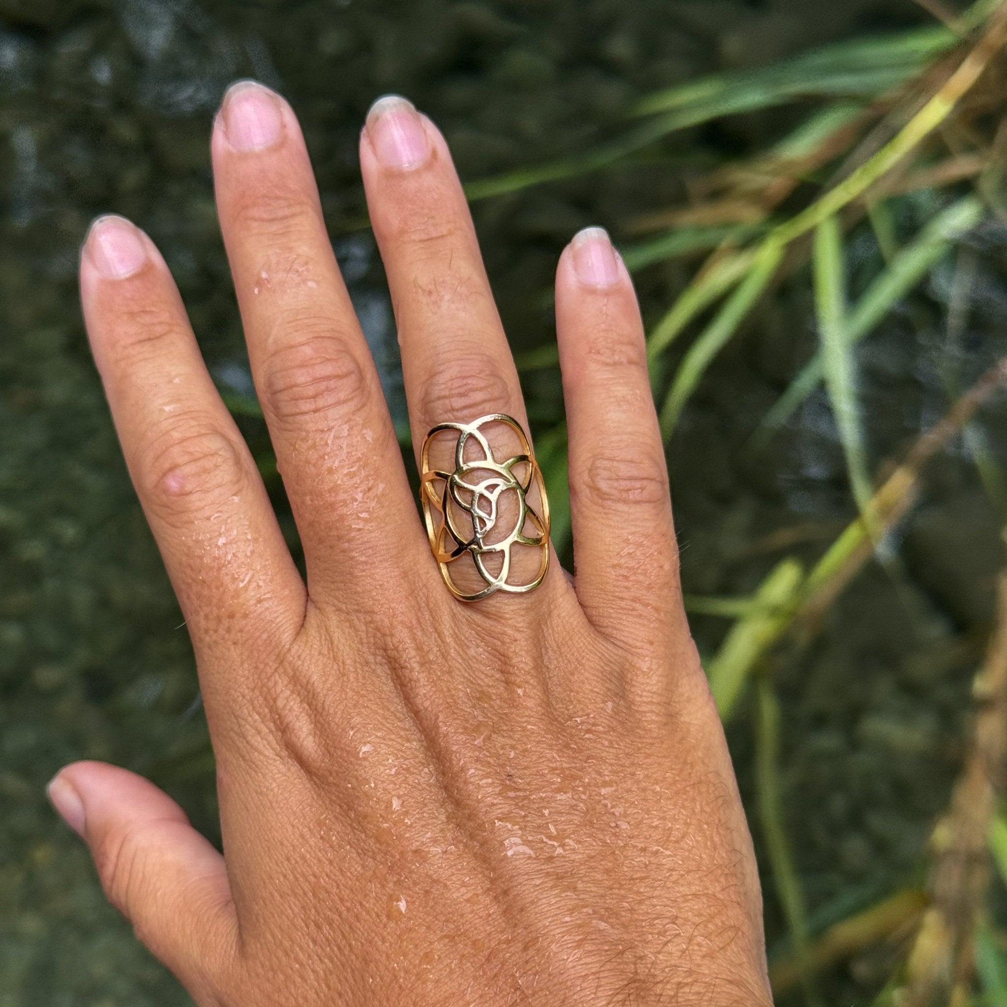 Anillo La Flor del Ahora - LOS AHORAS