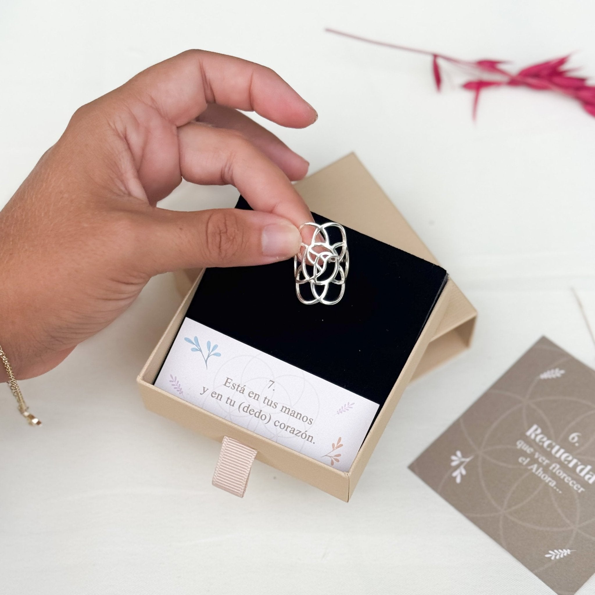 Anillo La Flor del Ahora - LOS AHORAS