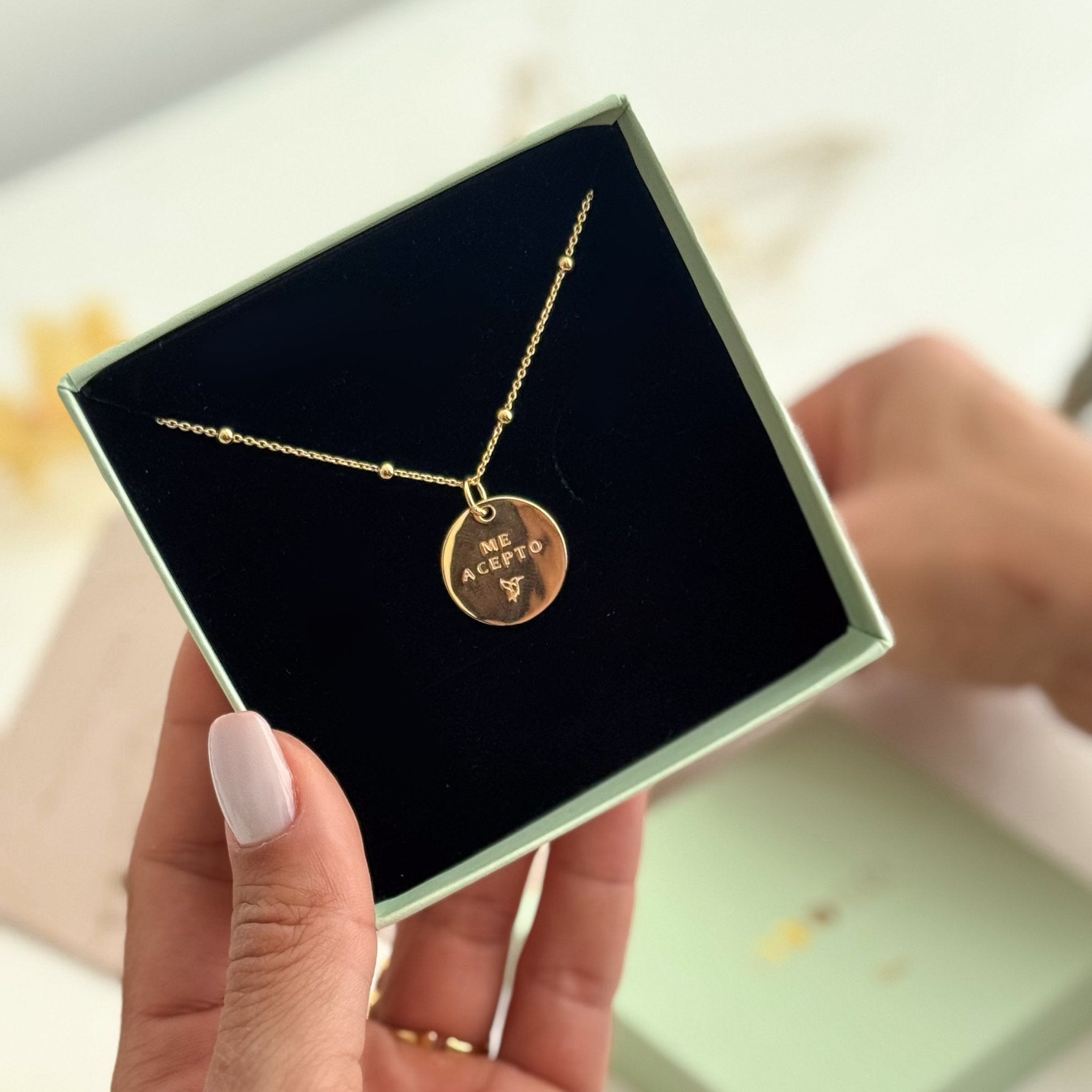 Colgante "Me acepto Ahora y en todas mis fases" - LOS AHORAS