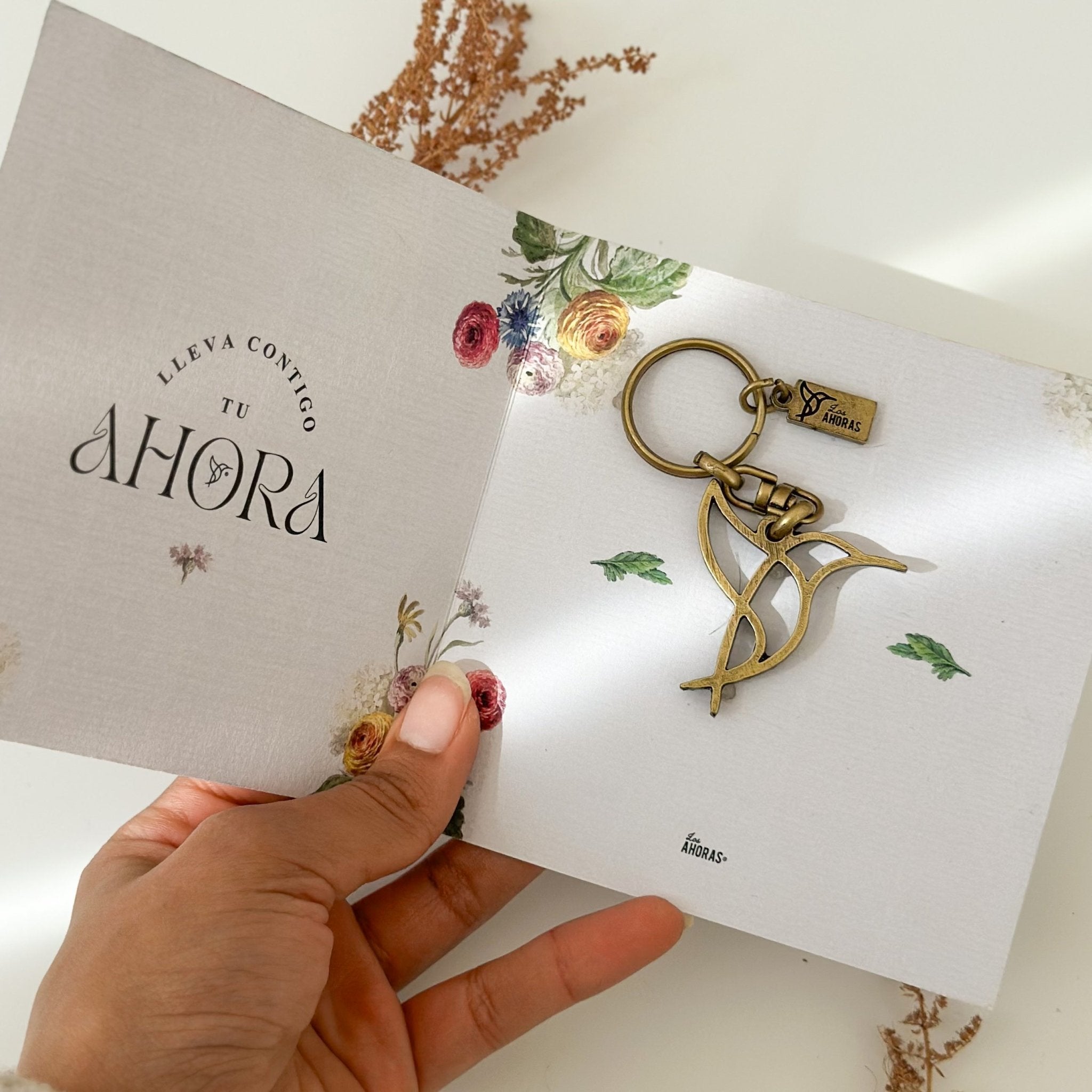 Llavero "Bienvenida Primavera" – Edición limitada - LOS AHORAS