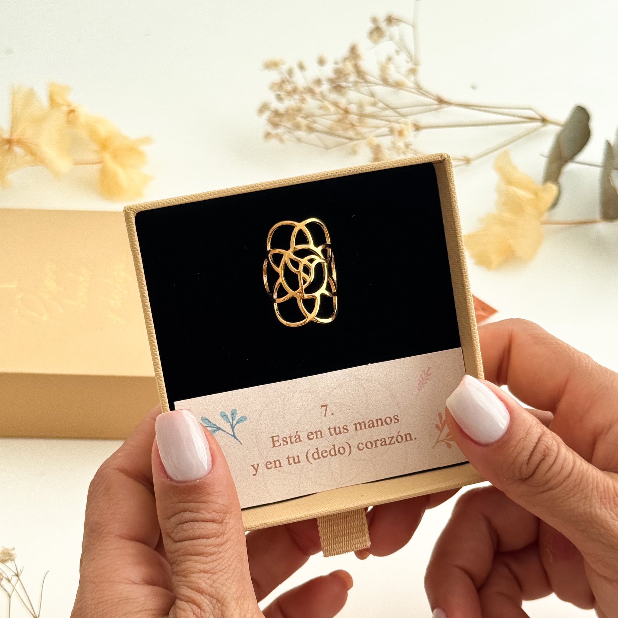 Anillo La Flor de Mamá - LOS AHORAS