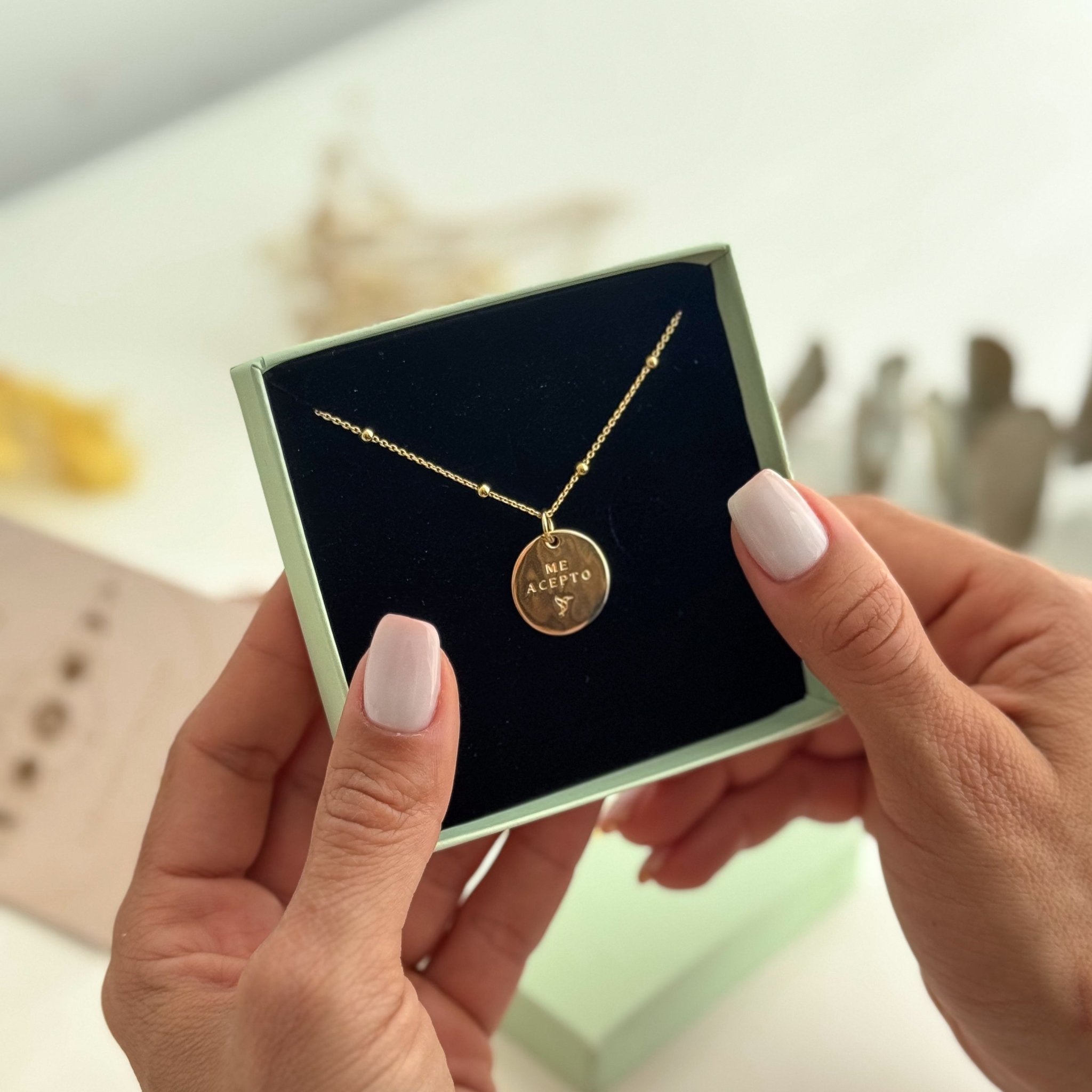 Colgante "Me acepto Ahora y en todas mis fases" - LOS AHORAS